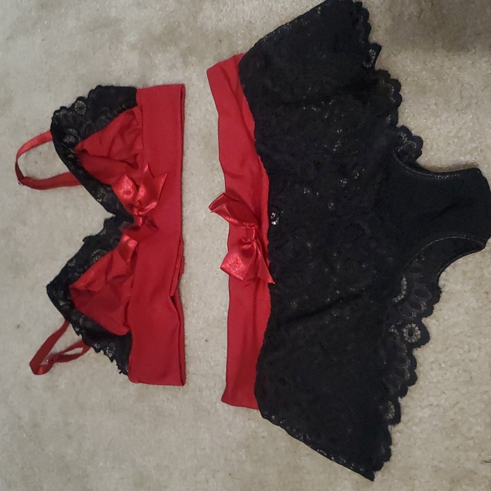 Lace bralet and panty